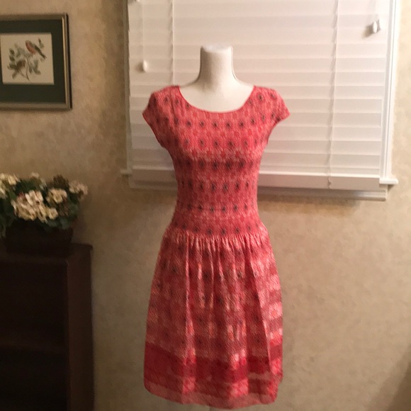 Casual dress, never worn. Top is an elastic fit - Picture 1 of 2